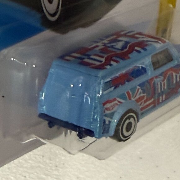 2025 Hot Wheels ’67 Austin Mini Van • Art Cars • Blue Union Jack Design - Picture 5 of 6